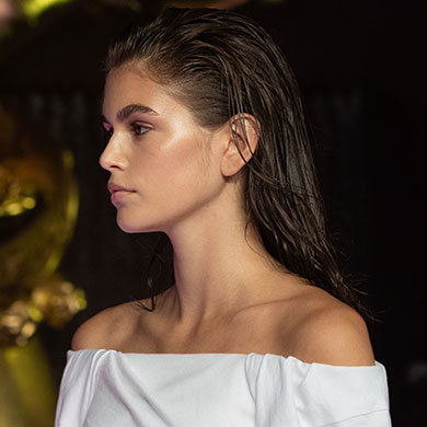 How-To: The Iconic “Wet Hair” Look